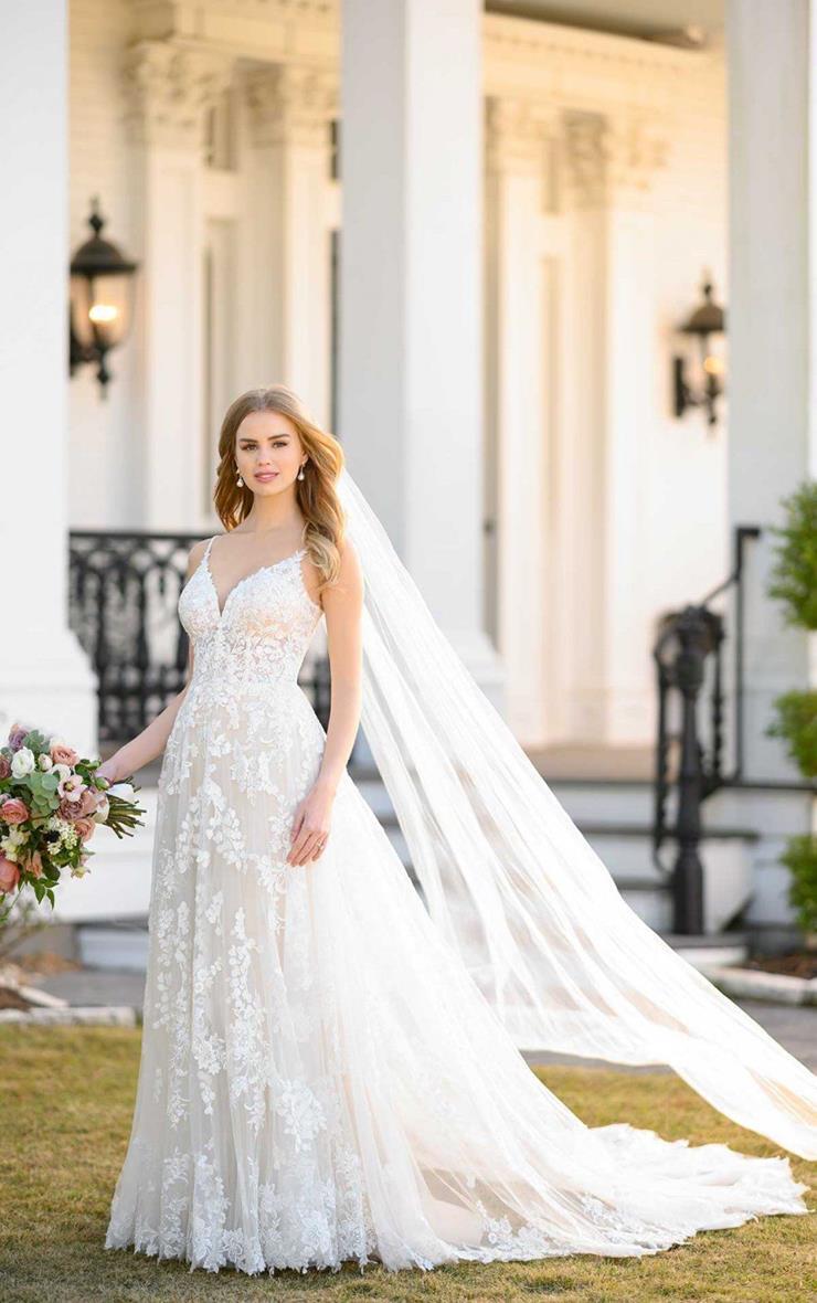 Benefits of Buying a Ready-to-Wear Wedding Dress Image