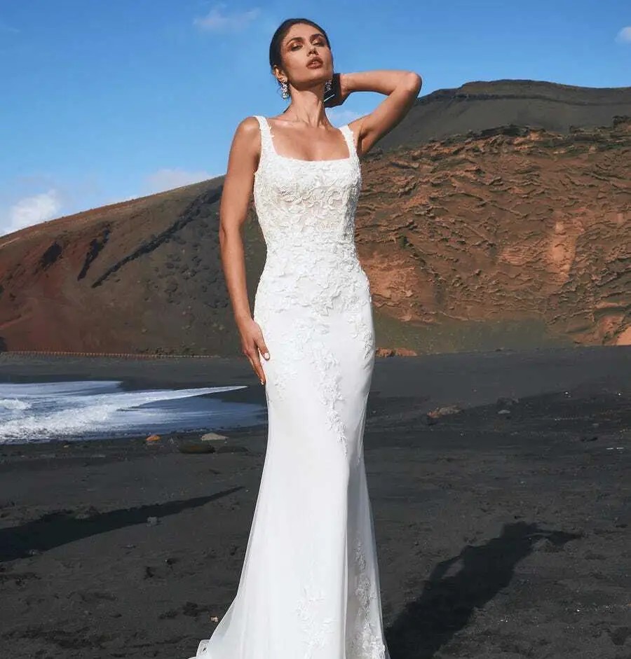 Wedding Gowns for Unforgettable Beach Weddings Image