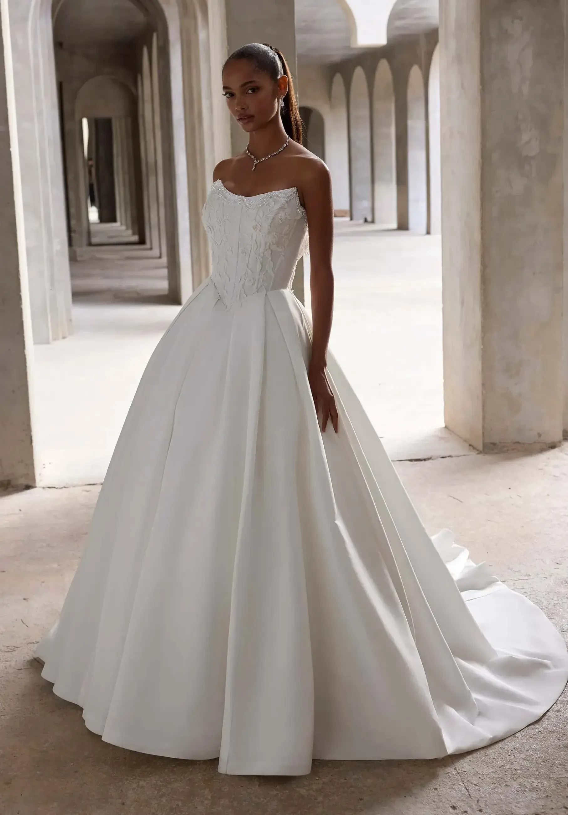 The Basque Waistline: A Timeless Silhouette for the Modern Bride Image