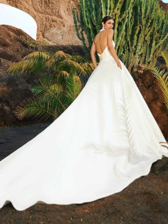 Pronovias #Uluru #1 thumbnail