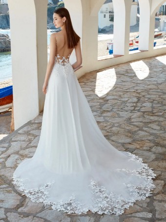 Love by Enzoani #Amina #2 thumbnail