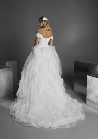 Pronovias #Eislyn #1 thumbnail