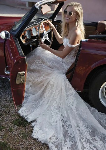 Pronovias #Phuket #4 Off white/ nude/light beige thumbnail