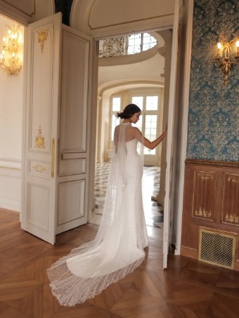 Wona Concept #Tucker Cape #2 Ivory thumbnail